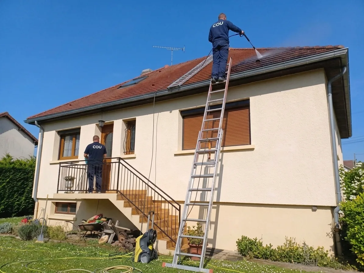Démoussage de toiture à Meaux Démoussage de toiture à Meaux
